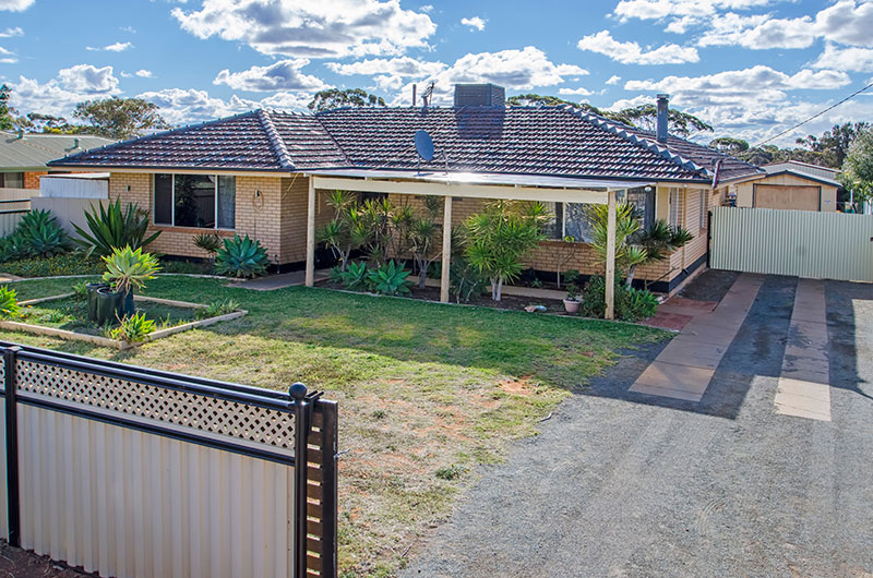 4 Killarney Street, HANNANS WA 6430