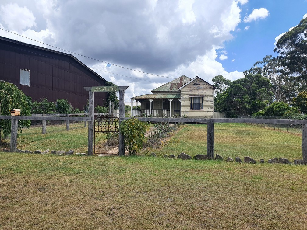 19 Esk Street, CROWS NEST QLD 4355