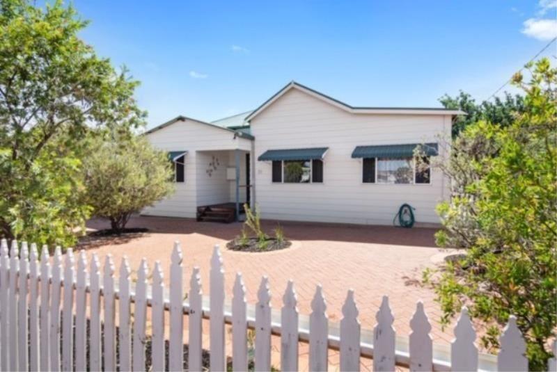 21 North Terrace, BOULDER WA 6432