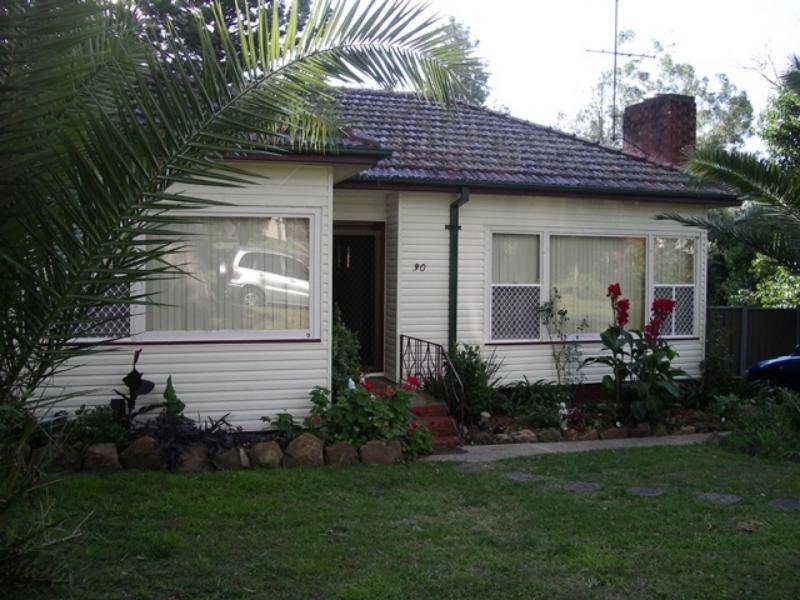 30 Farnsworth Ave, CAMPBELLTOWN NSW 2560