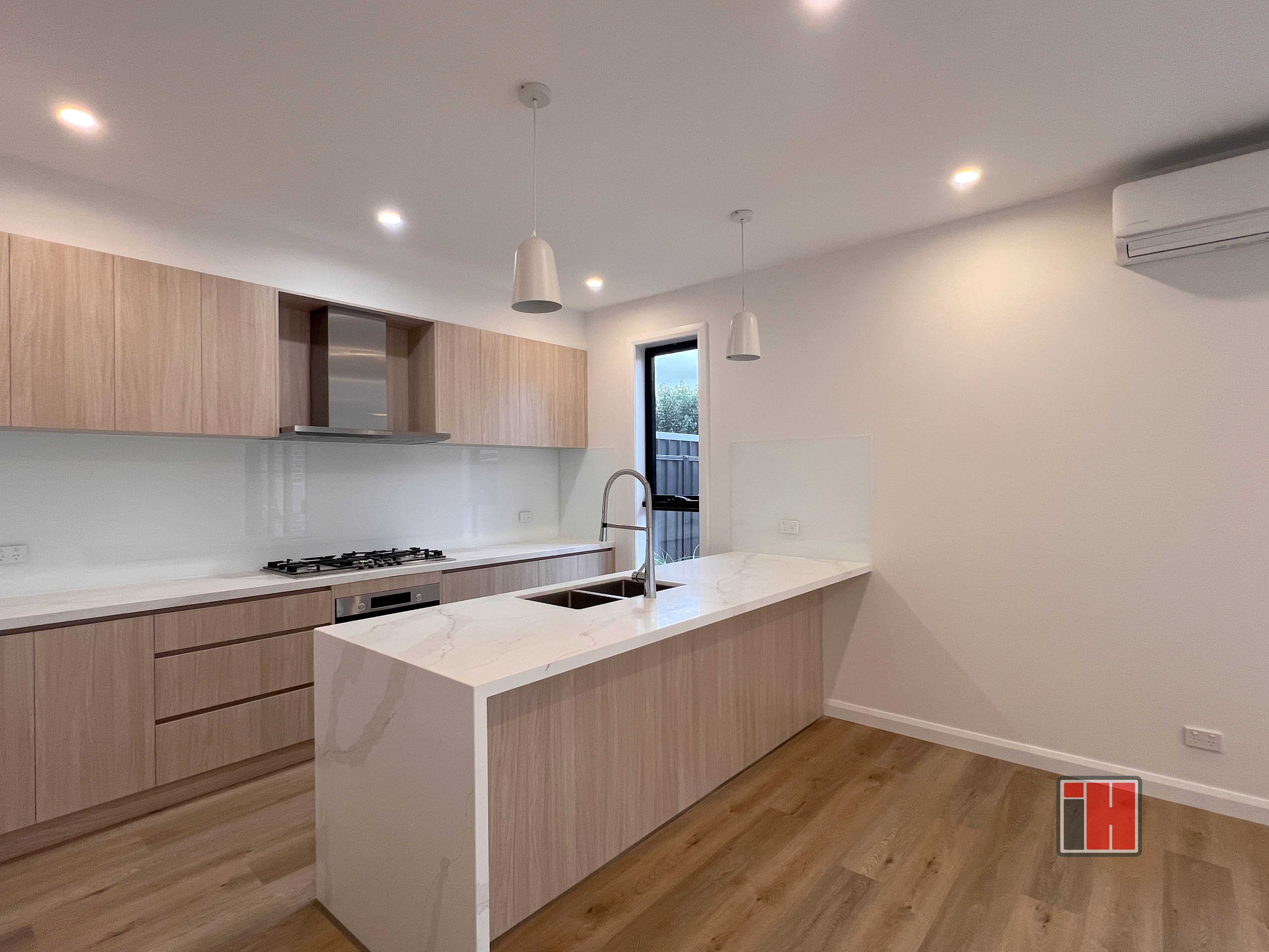 8B Norma Court, AVONDALE HEIGHTS VIC 3034