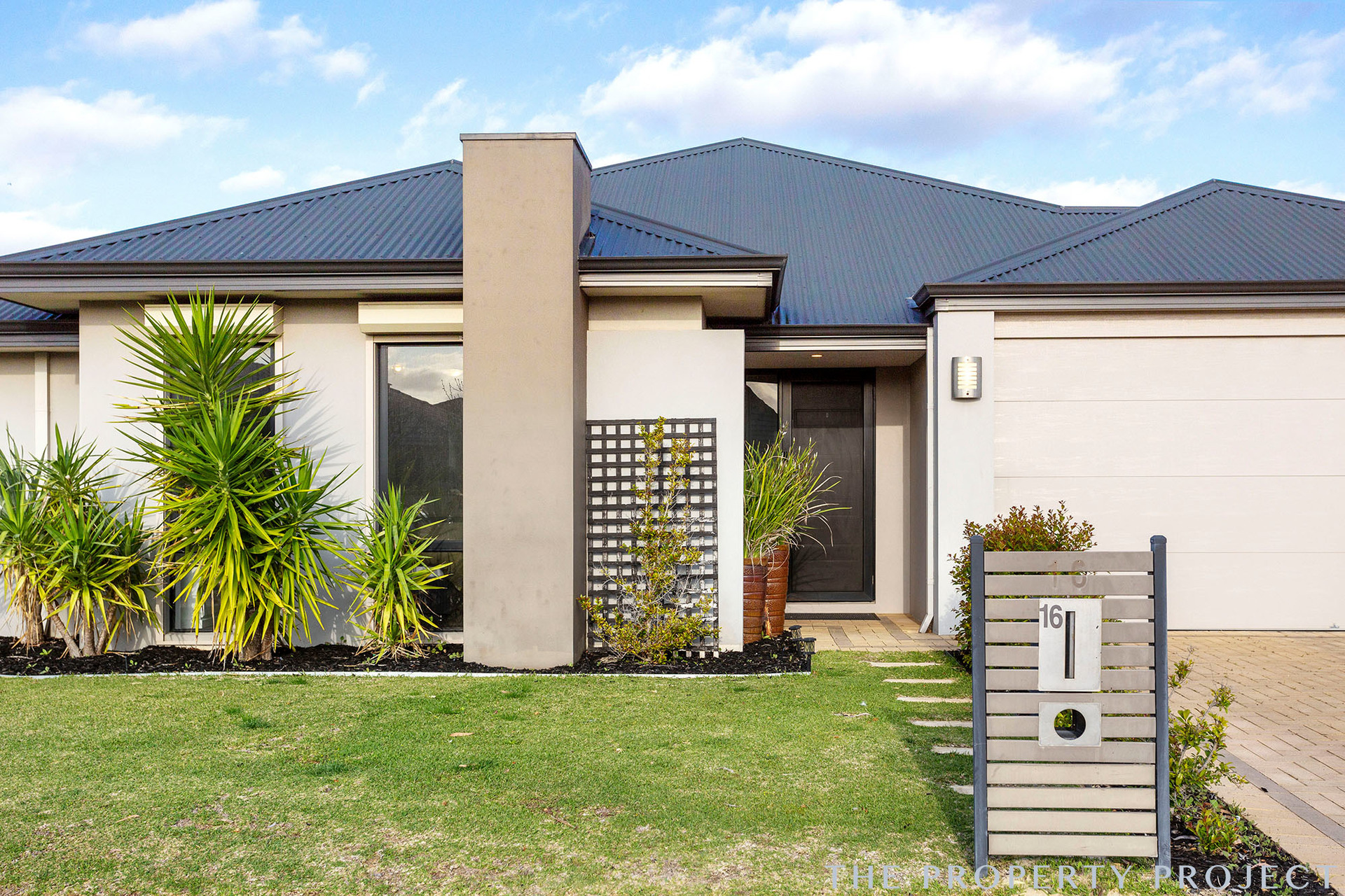 16 Aubun Garden Caversham WA 6055
