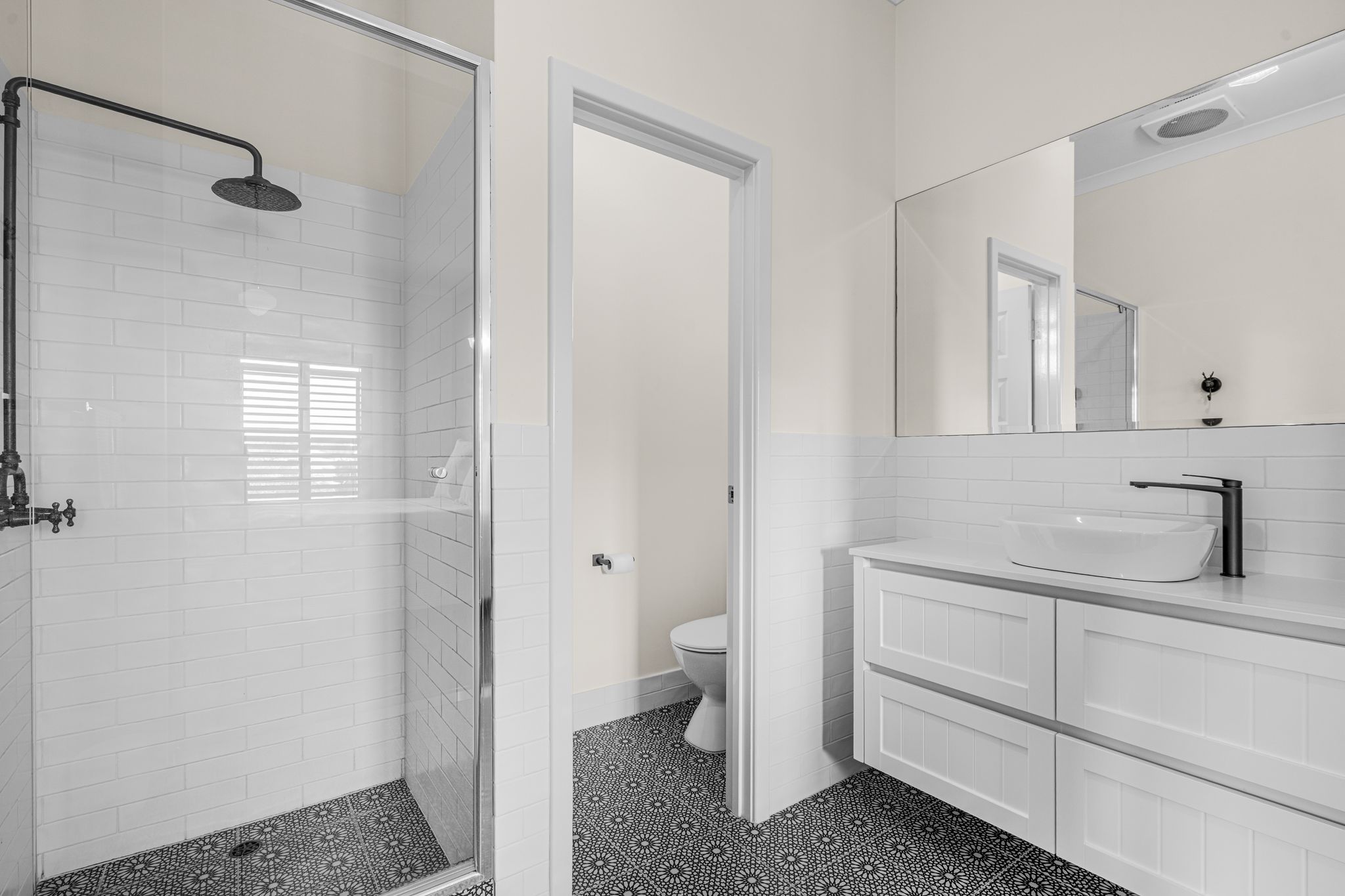 24 Leonora St Como WA 6152