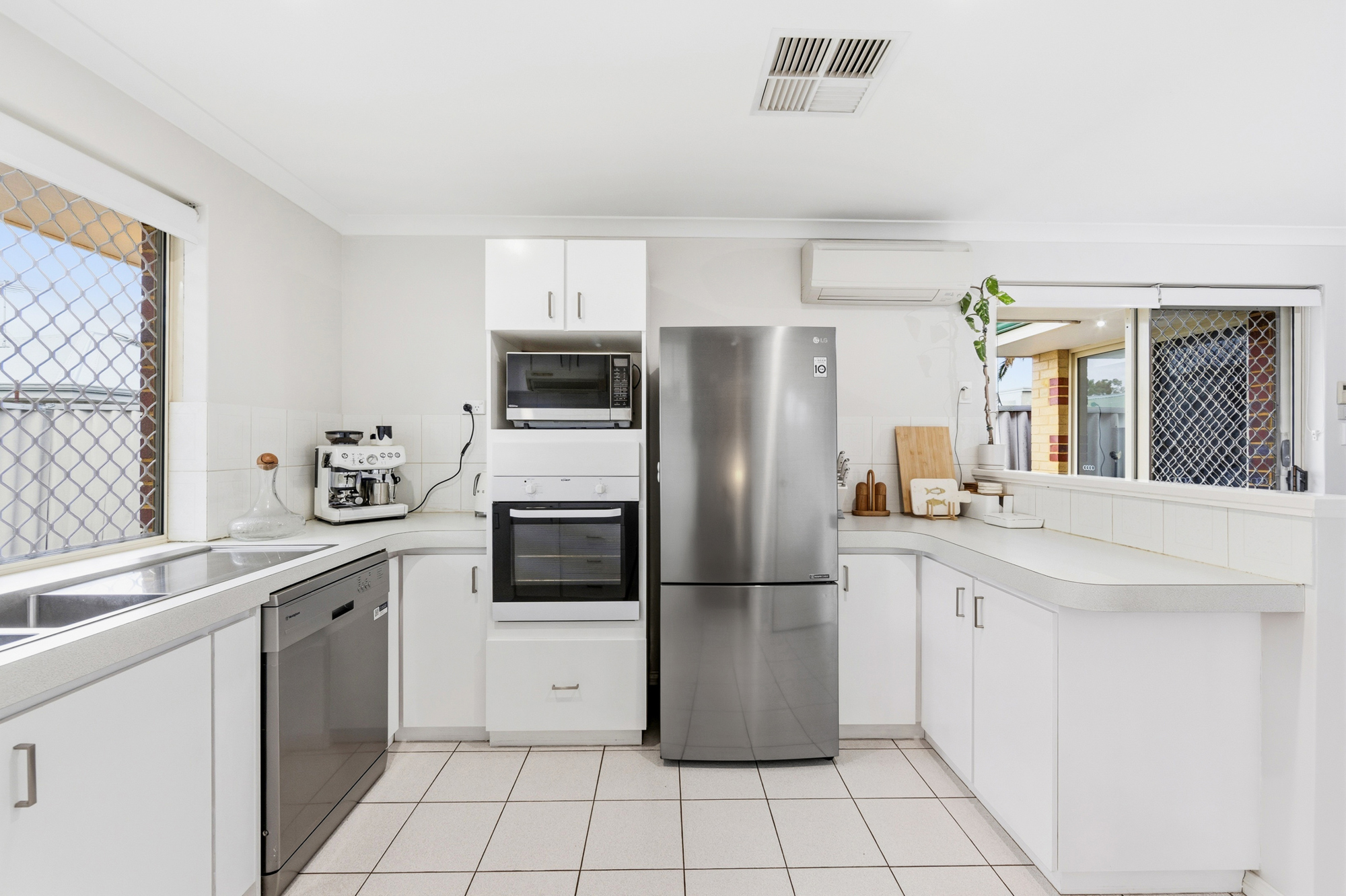 3 146 Shakespeare Ave Yokine WA 6060