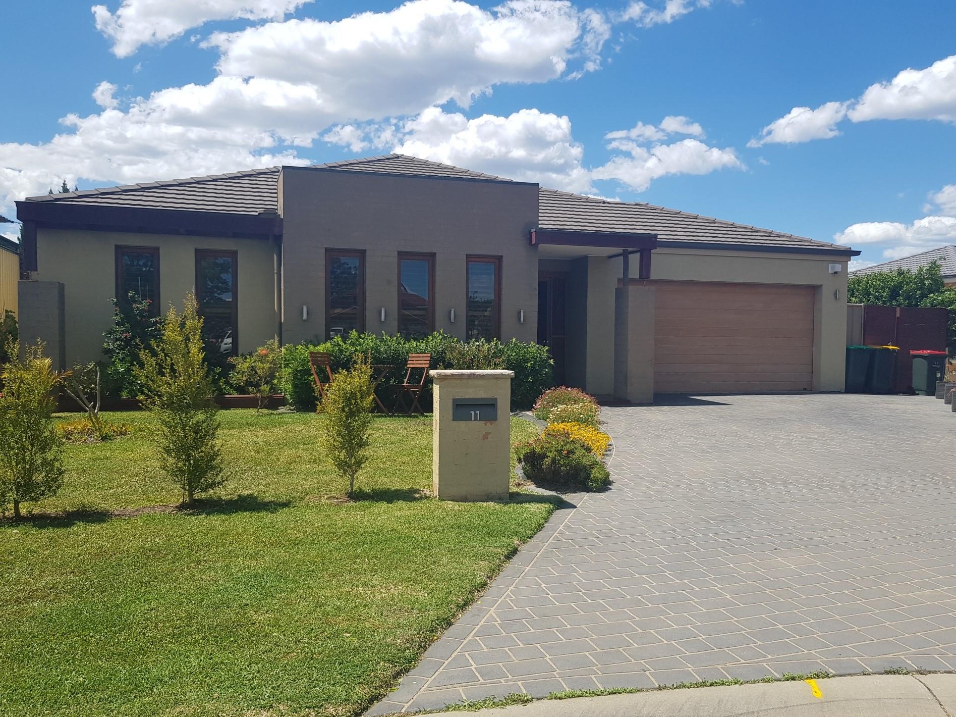 11 St Simon Close, BLAIR ATHOL NSW 2560