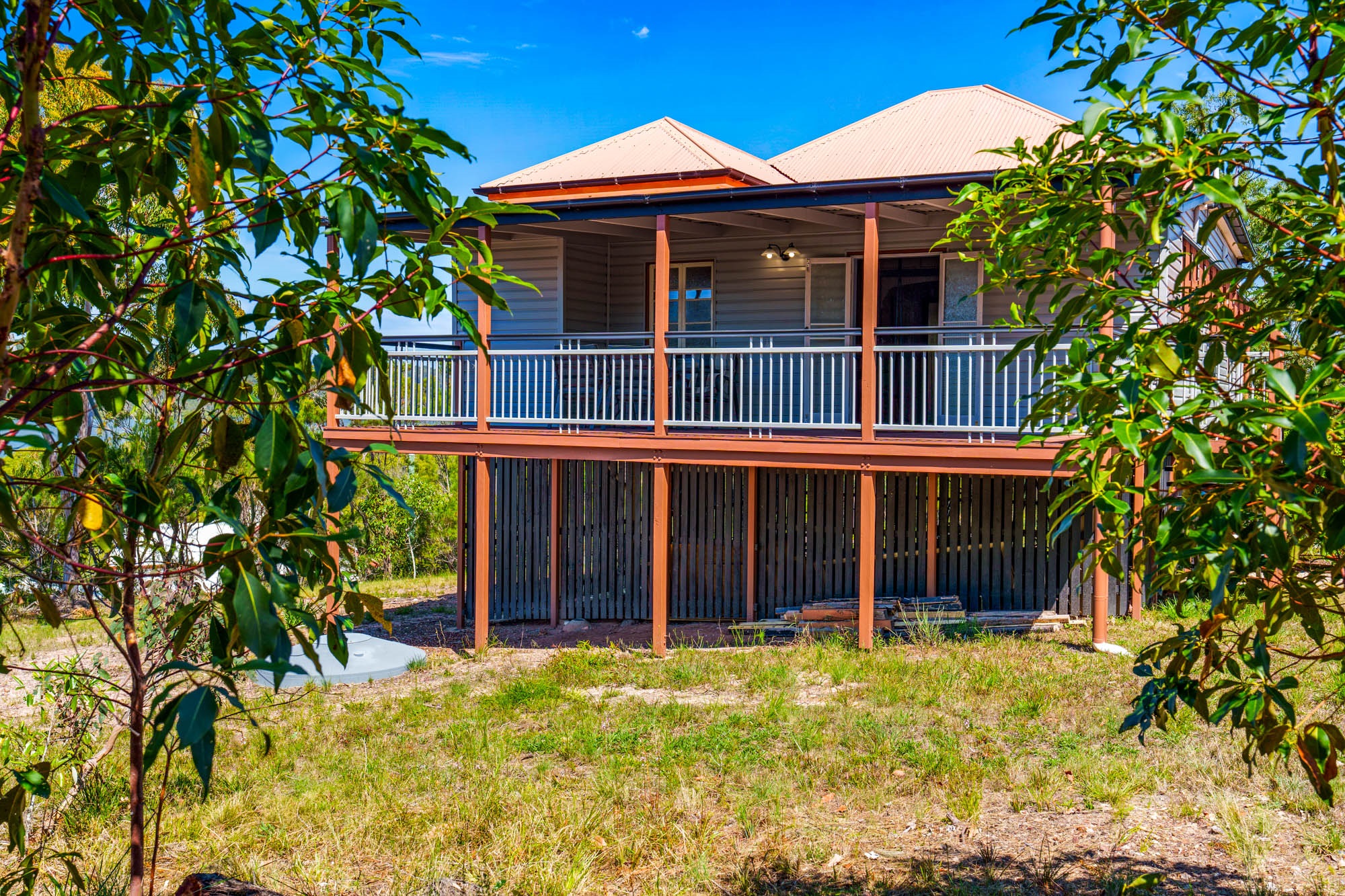 40 AQUAMARINE AVENUE, RUSSELL ISLAND QLD 4184