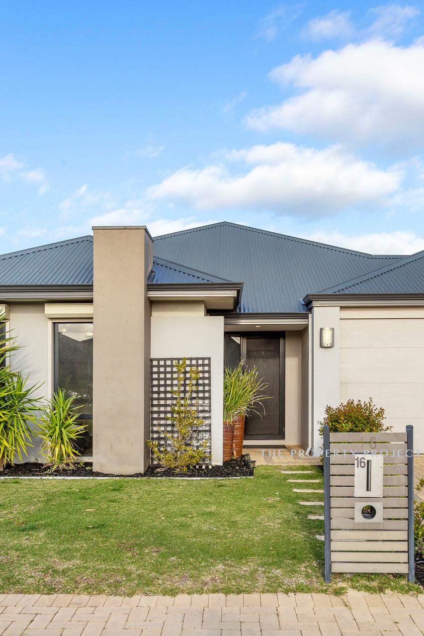 16 Aubun Garden Caversham WA 6055