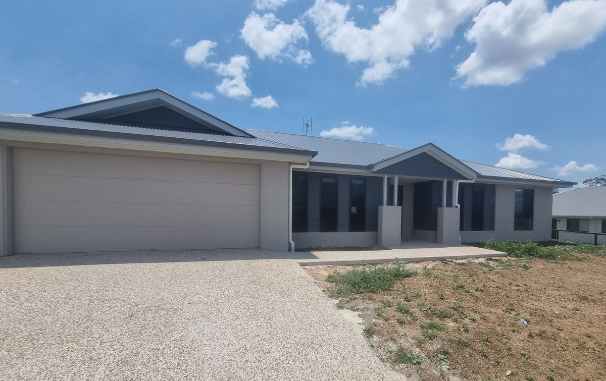 15 Gran Paradiso Way, MERINGANDAN WEST QLD 4352