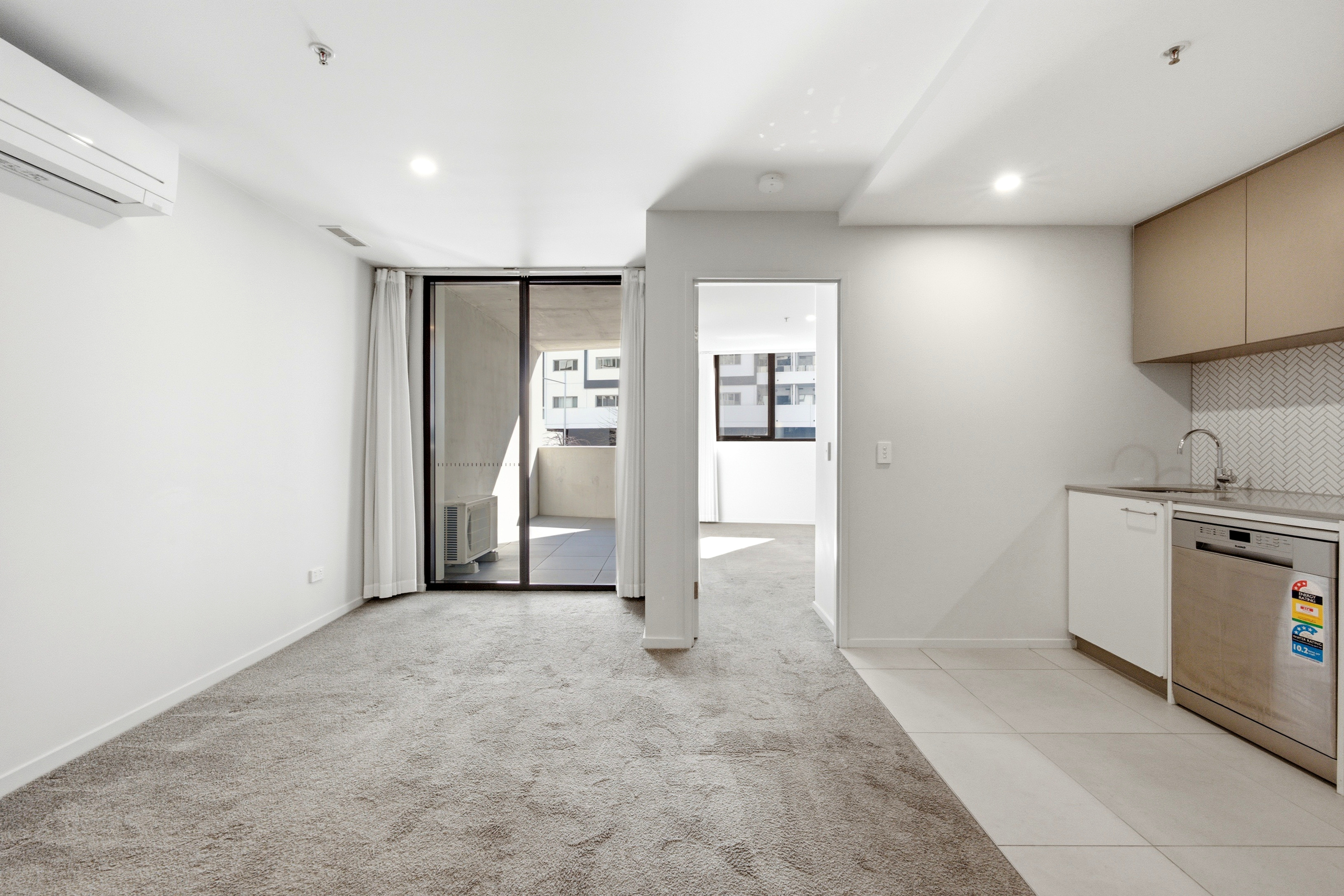 102/34 Oakden St, Greenway, photo 6