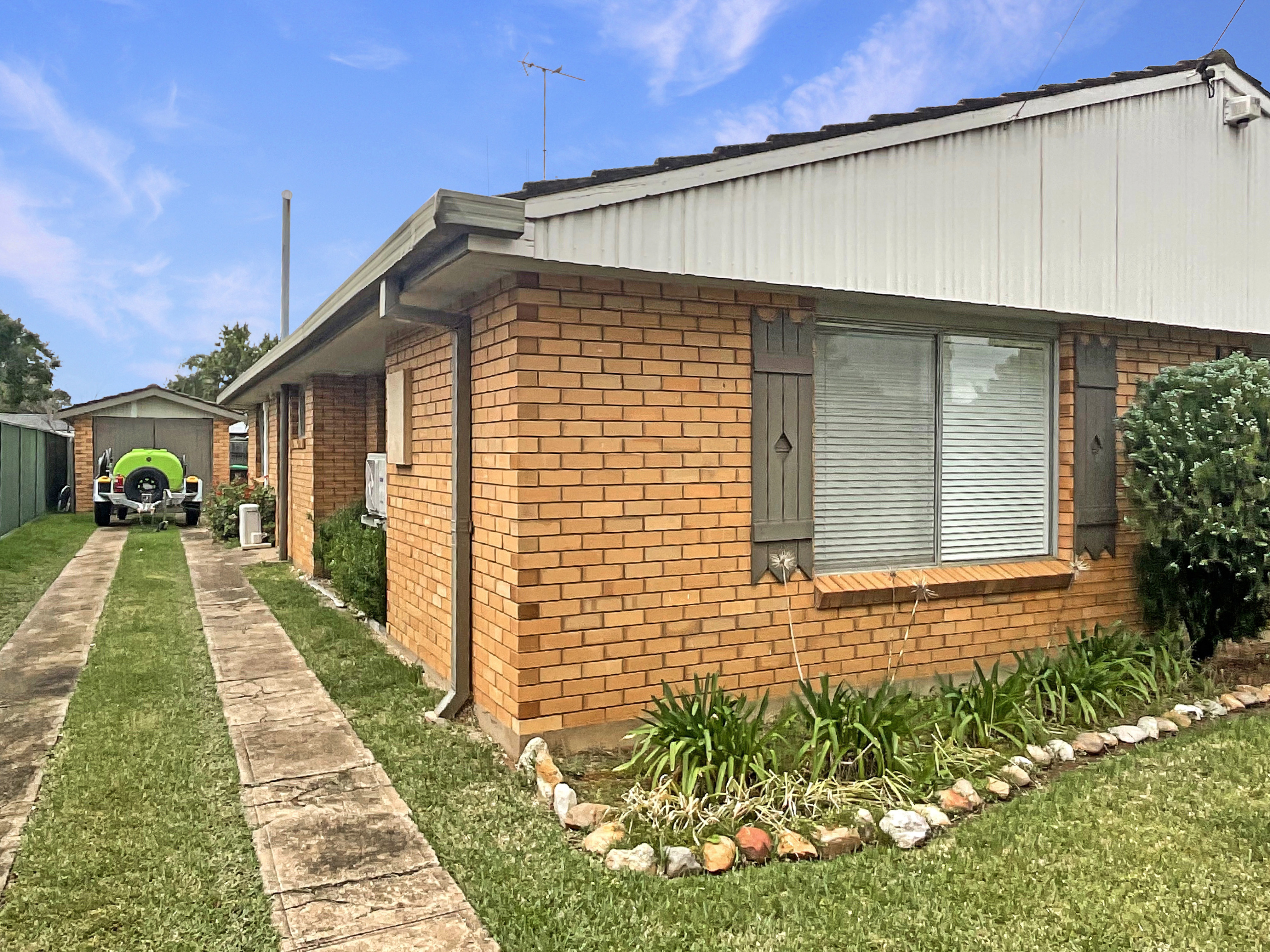1 / 8 Quarry Road, FORBES NSW 2871