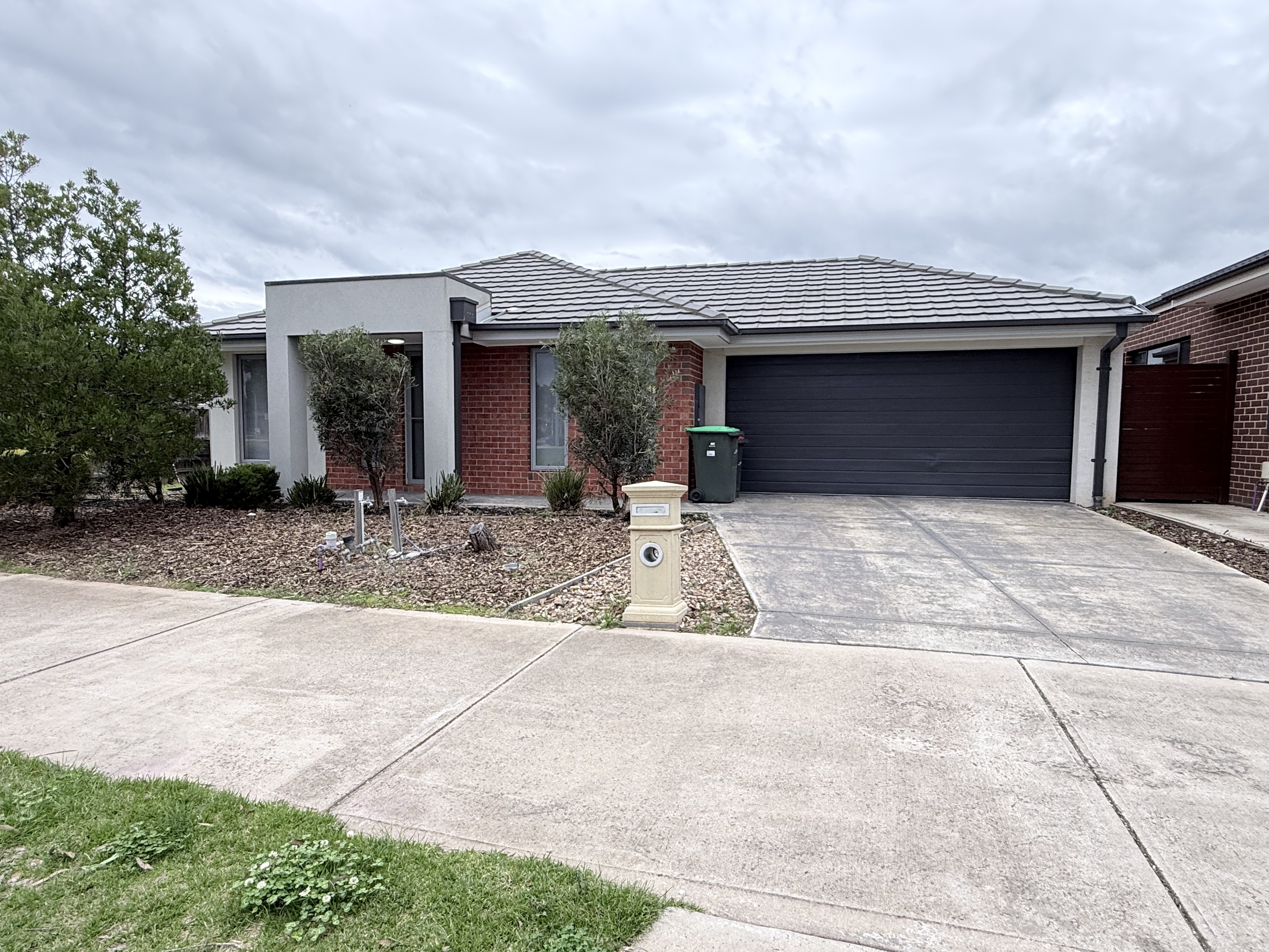 1215 Ison Road, MANOR LAKES VIC 3024