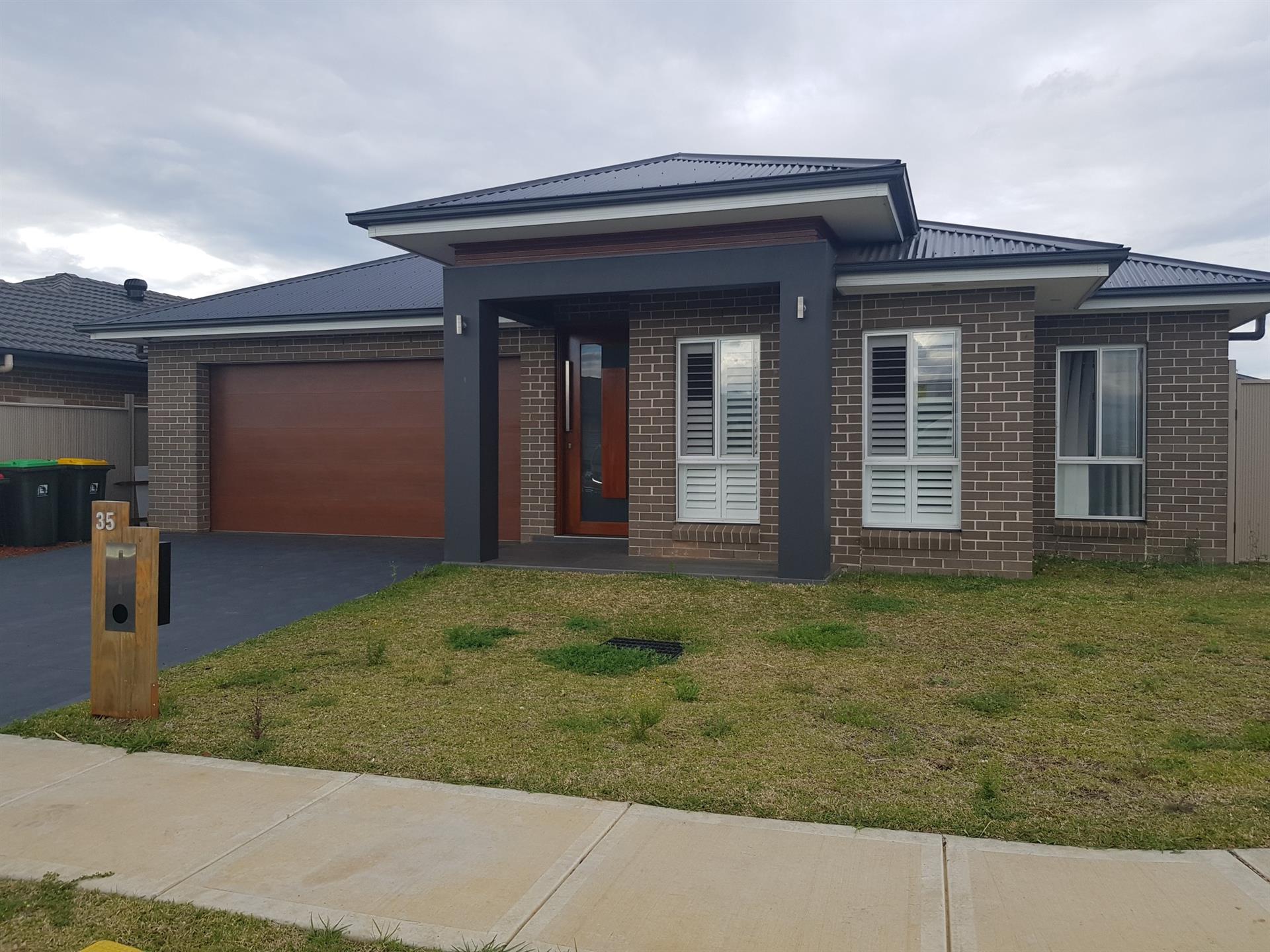 35 Rosecomb Road, SPRING FARM NSW 2570
