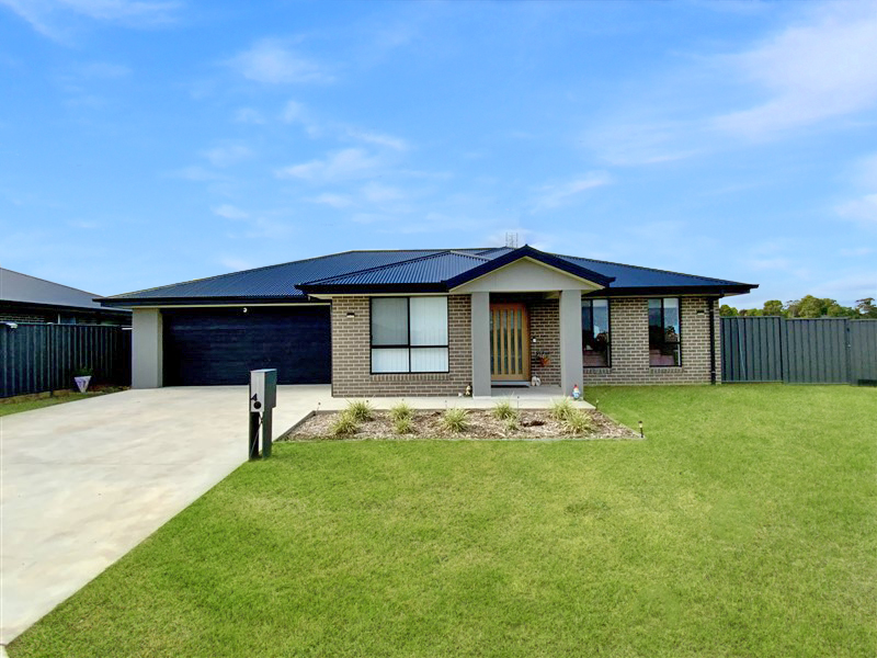 4 Livingston Boulevard, FORBES NSW 2871