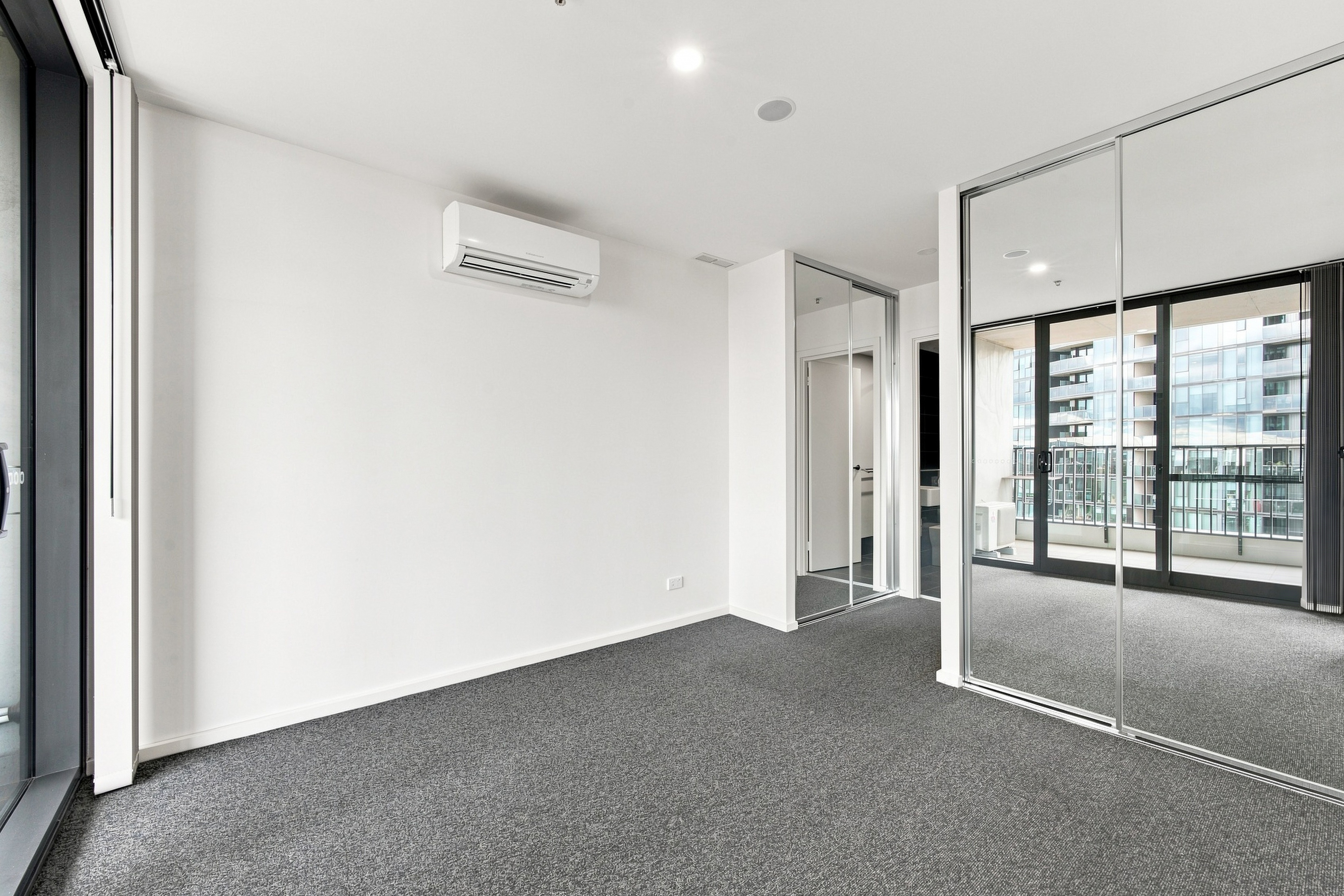 1102/120 Eastern Valley Way, Belconnen, photo 11