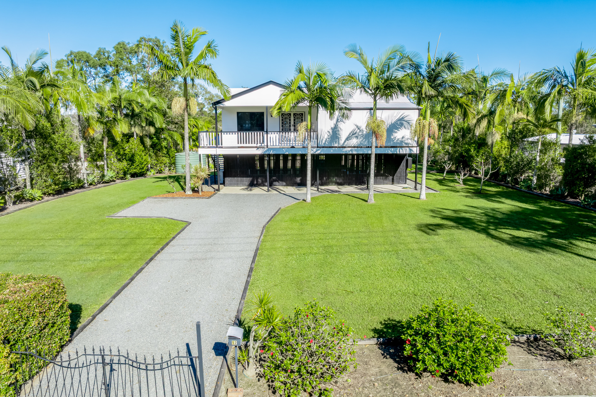 52 Bayside Road, COOLOOLA COVE QLD 4580