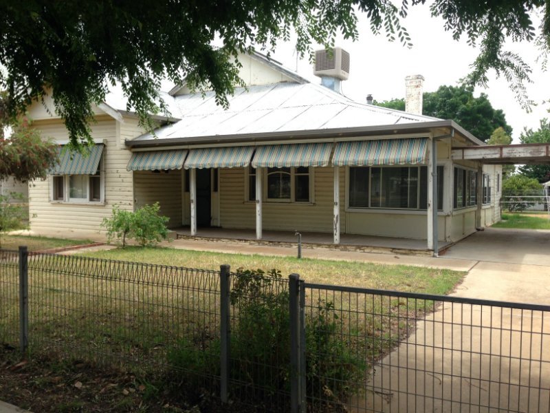 225 Lachlan Street, HAY NSW 2711