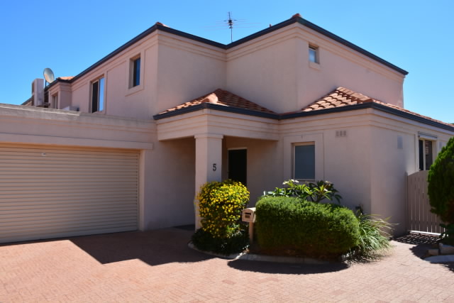5 160 West Coast Drive Sorrento WA 6020