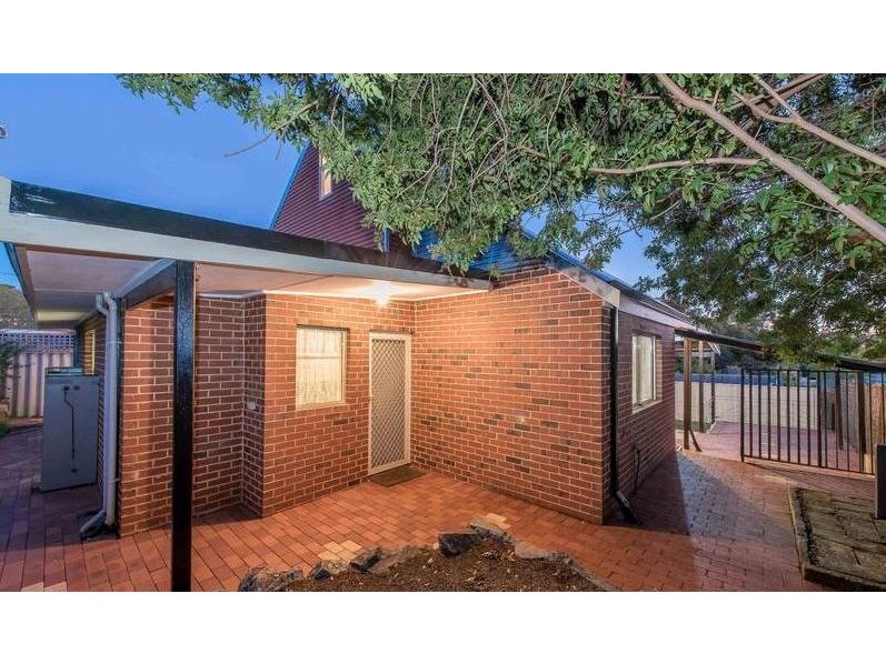 3 Kennerly St Cloverdale WA 6105