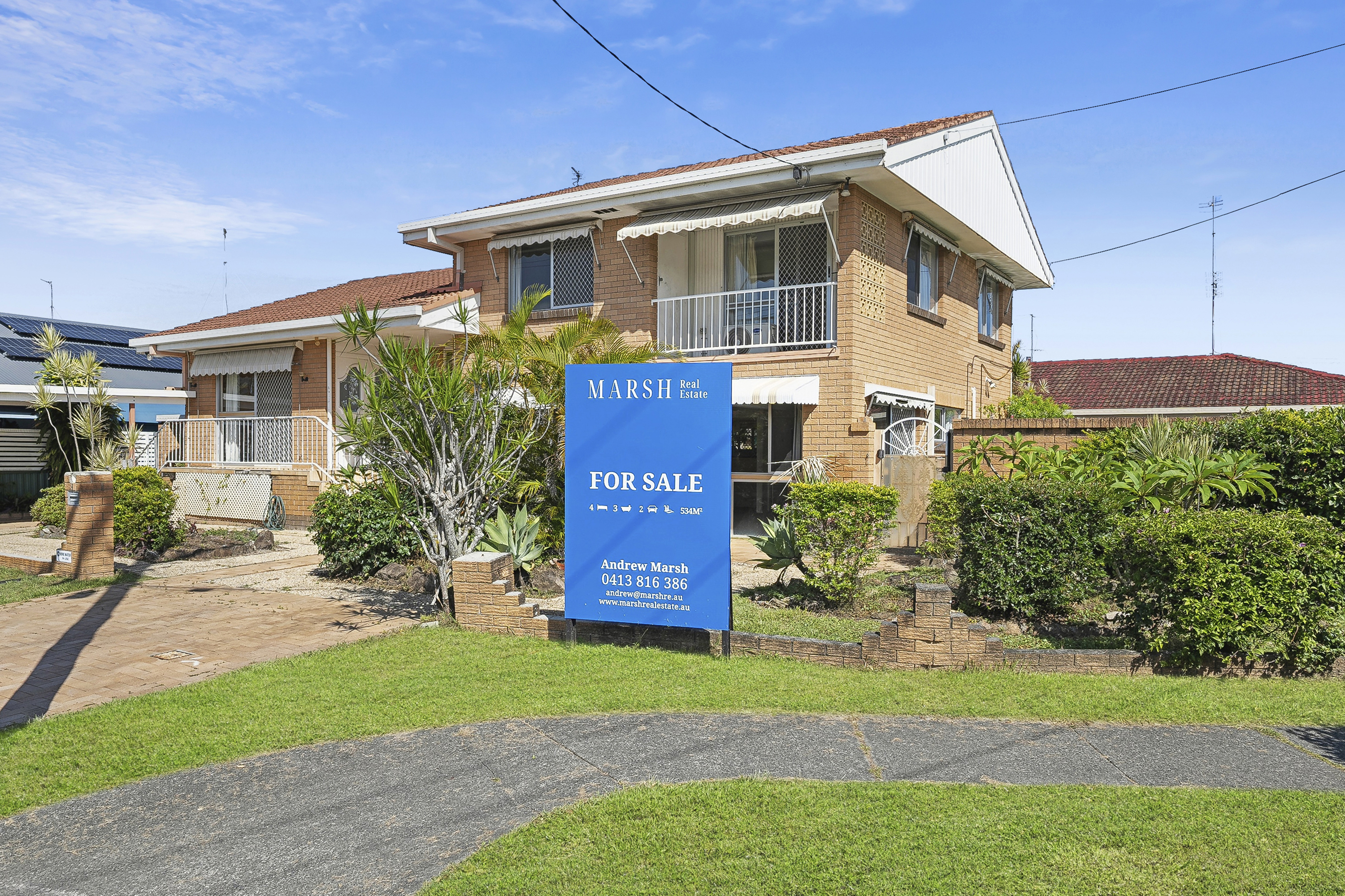 1 Chianti Avenue, MERMAID WATERS QLD 4218