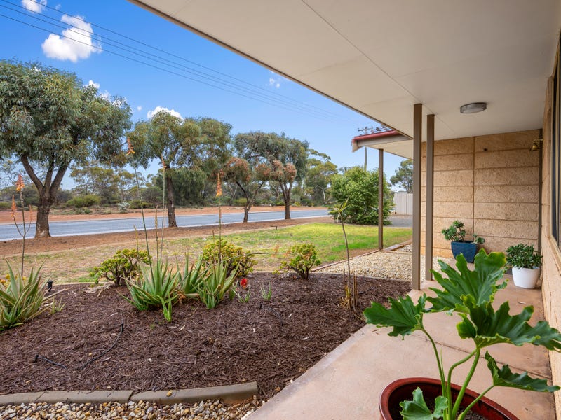 28 Burkett Dr, HANNANS WA 6430