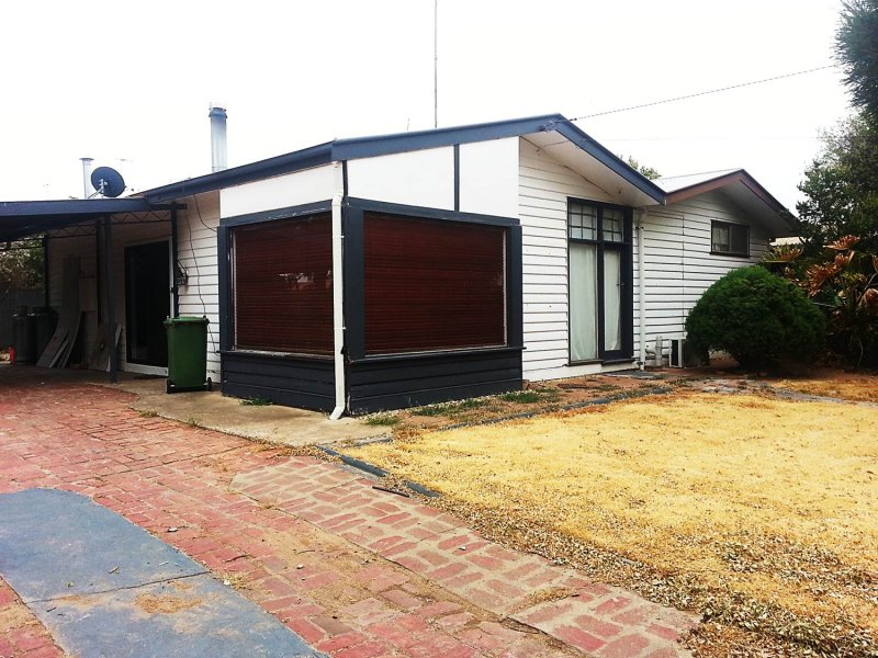 296 Noyes Street, DENILIQUIN NSW 2710