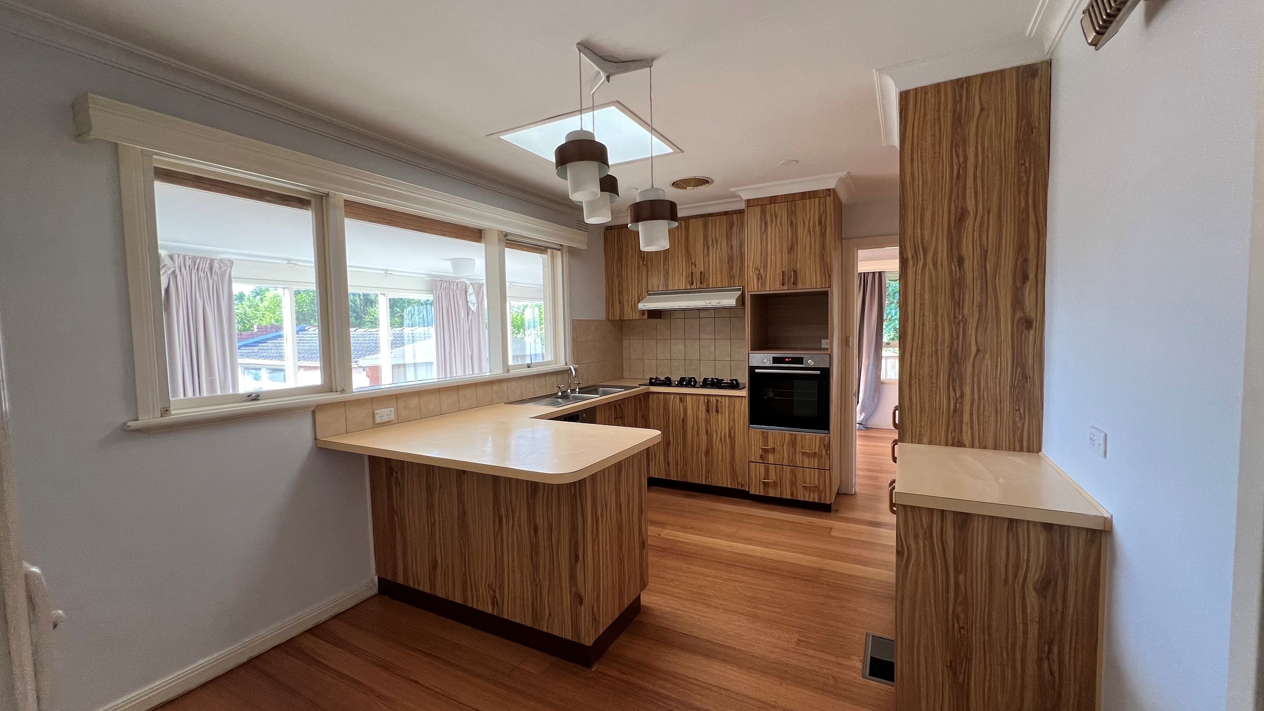15 Dallas Street, MOUNT WAVERLEY VIC 3149