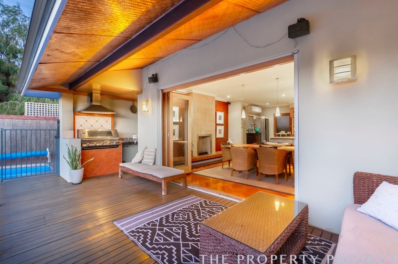 16 Vernon Street Trigg WA 6029