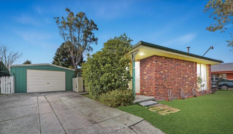 17 Sue Court, HAMPTON PARK VIC 3976