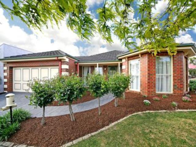 15 Hansen Close, BURWOOD VIC 3125
