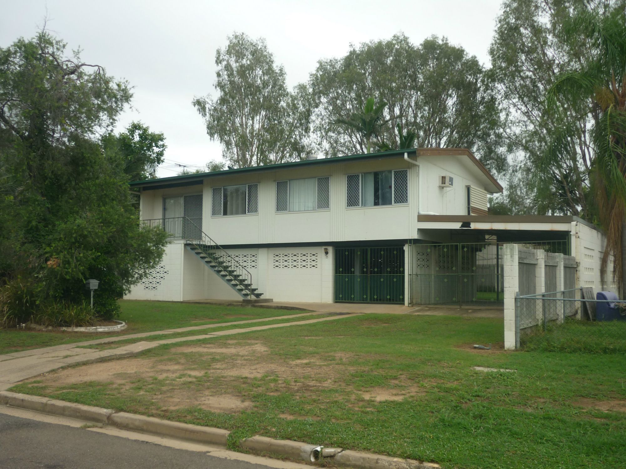 15 Pankina Street, MOUNT LOUISA QLD 4814