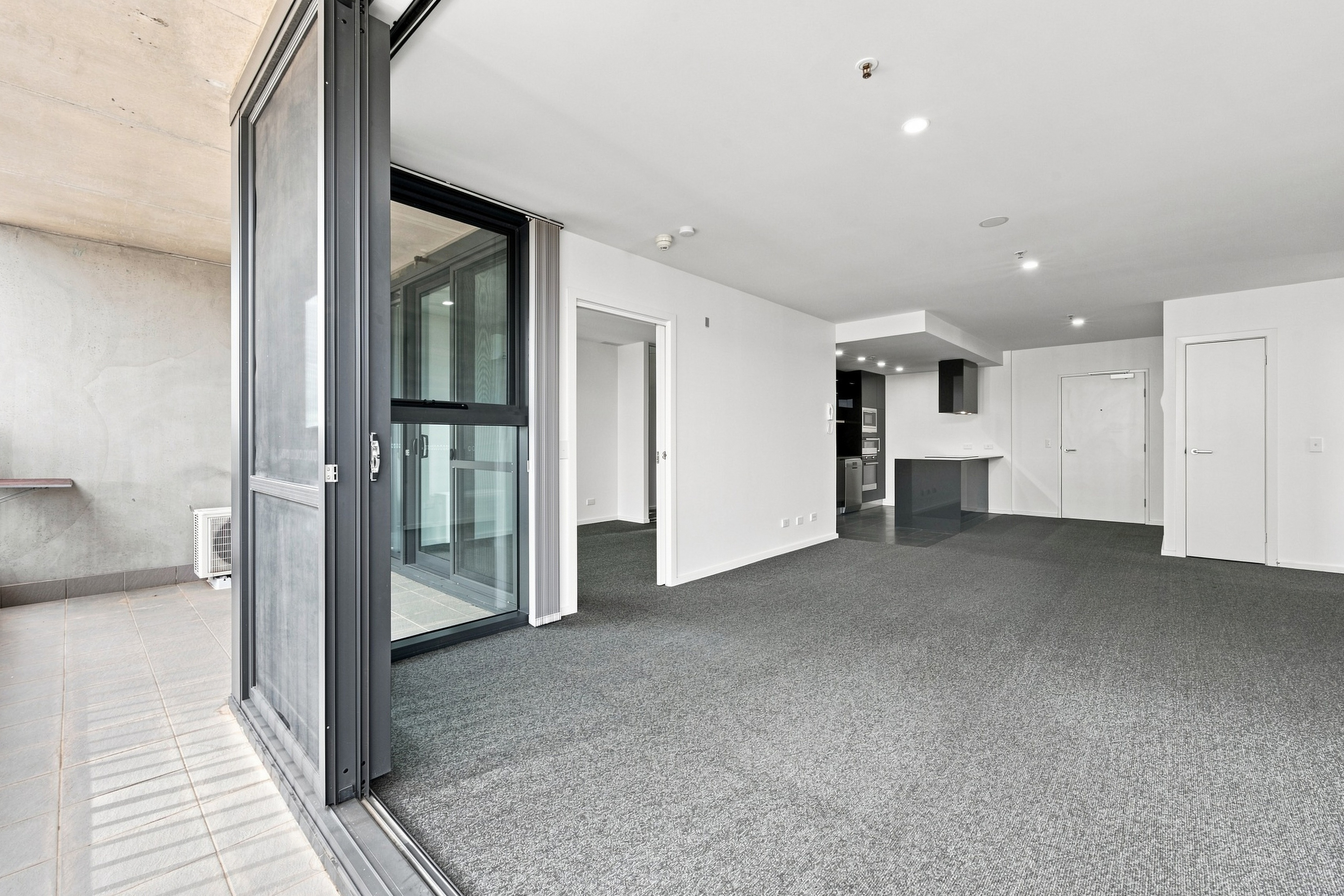 1102/120 Eastern Valley Way, Belconnen, photo 4