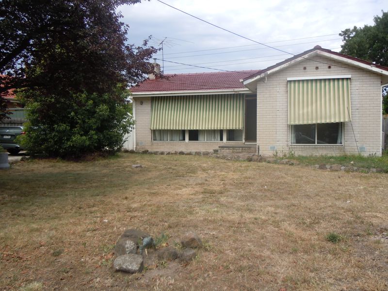 4 Risdon Drive, NOTTING HILL VIC 3168