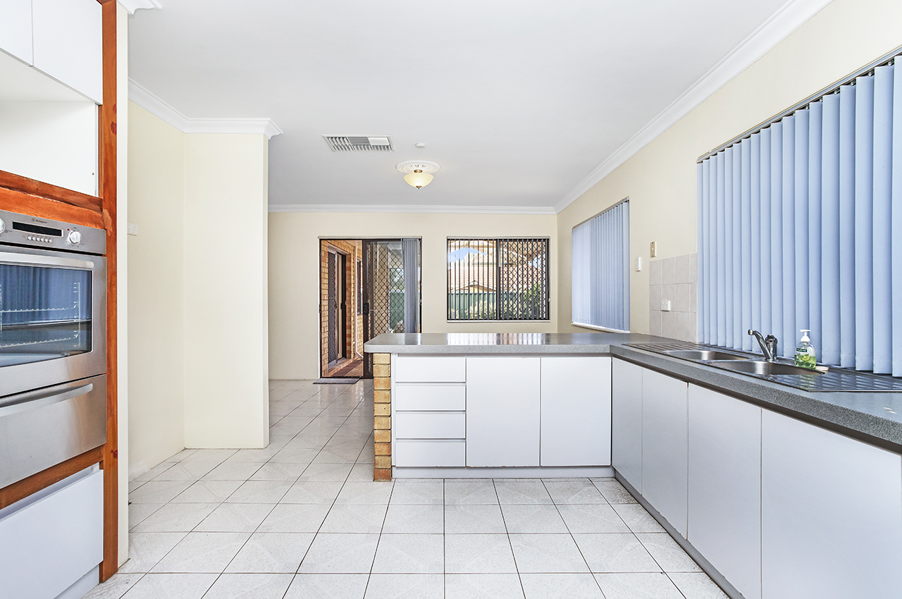 34 Yosemite Loop Ballajura WA 6066
