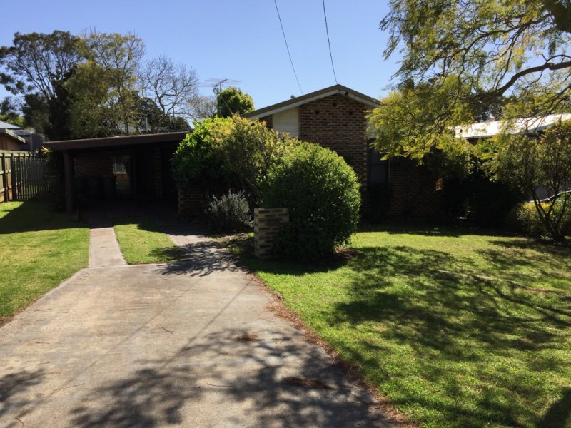 9 Priest Street, ROCKVILLE QLD 4350