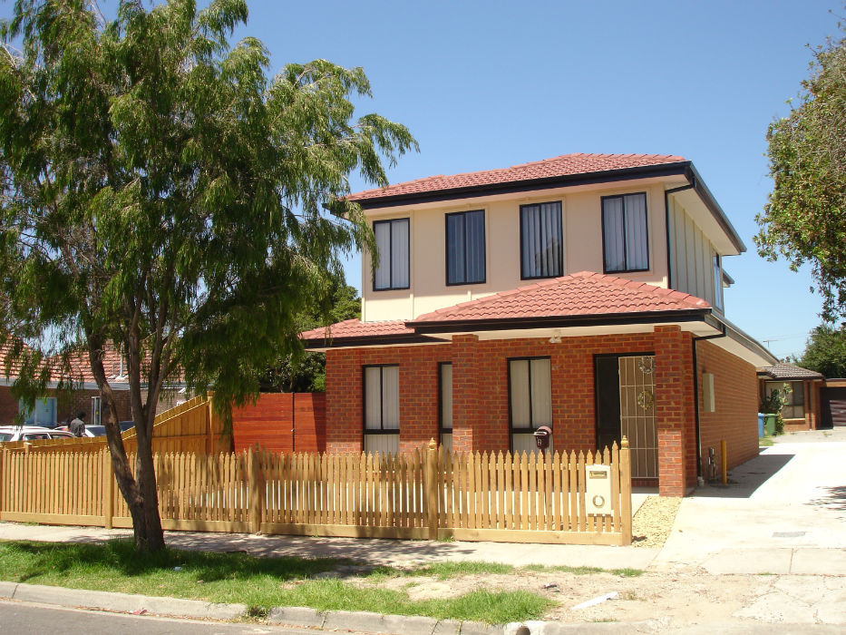 1 / 2 Whitworth Avenue, SPRINGVALE VIC 3171