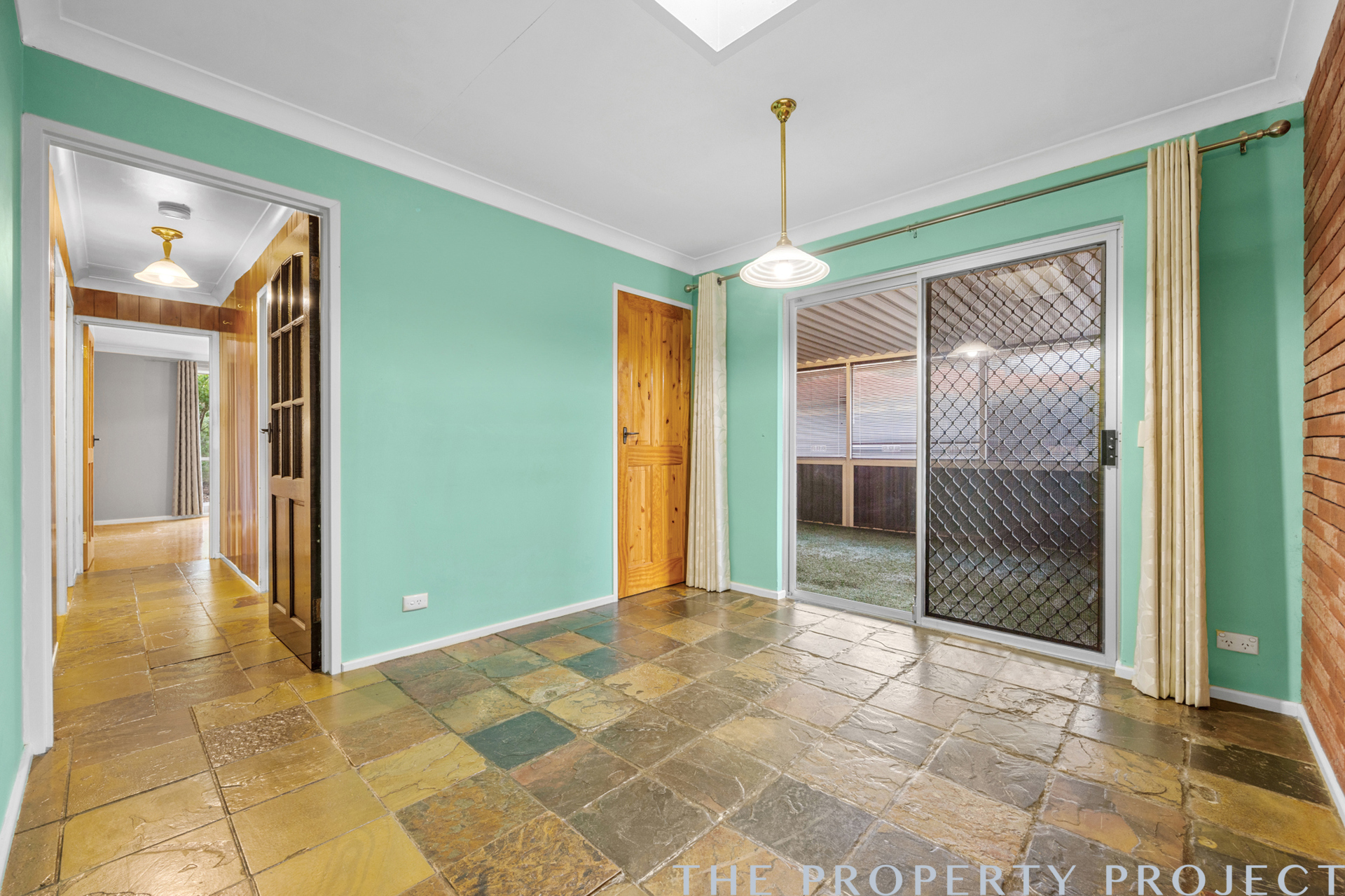 214 Blackadder Road Swan View WA 6056
