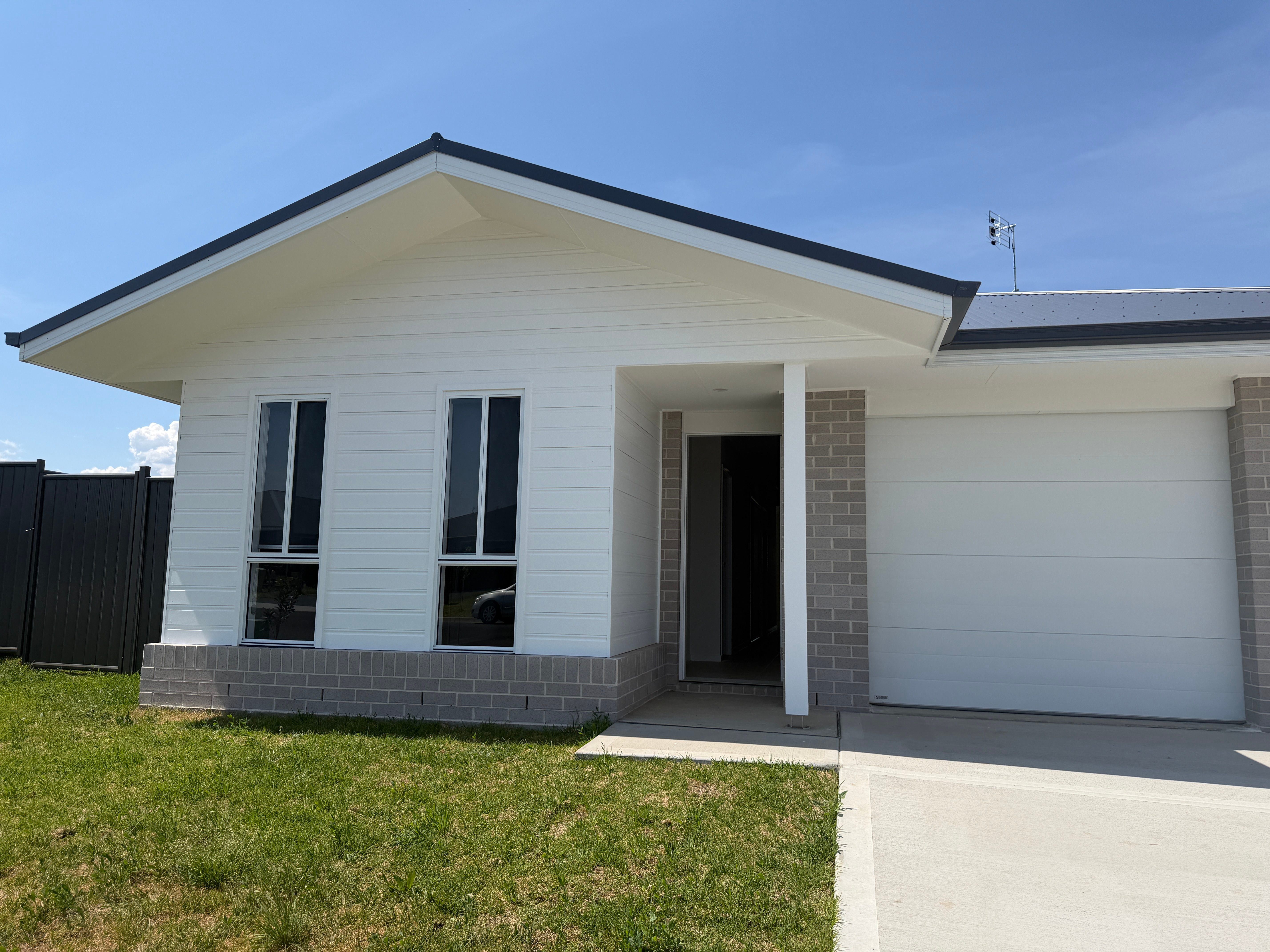 21A Wattle St, KOOTINGAL NSW 2352
