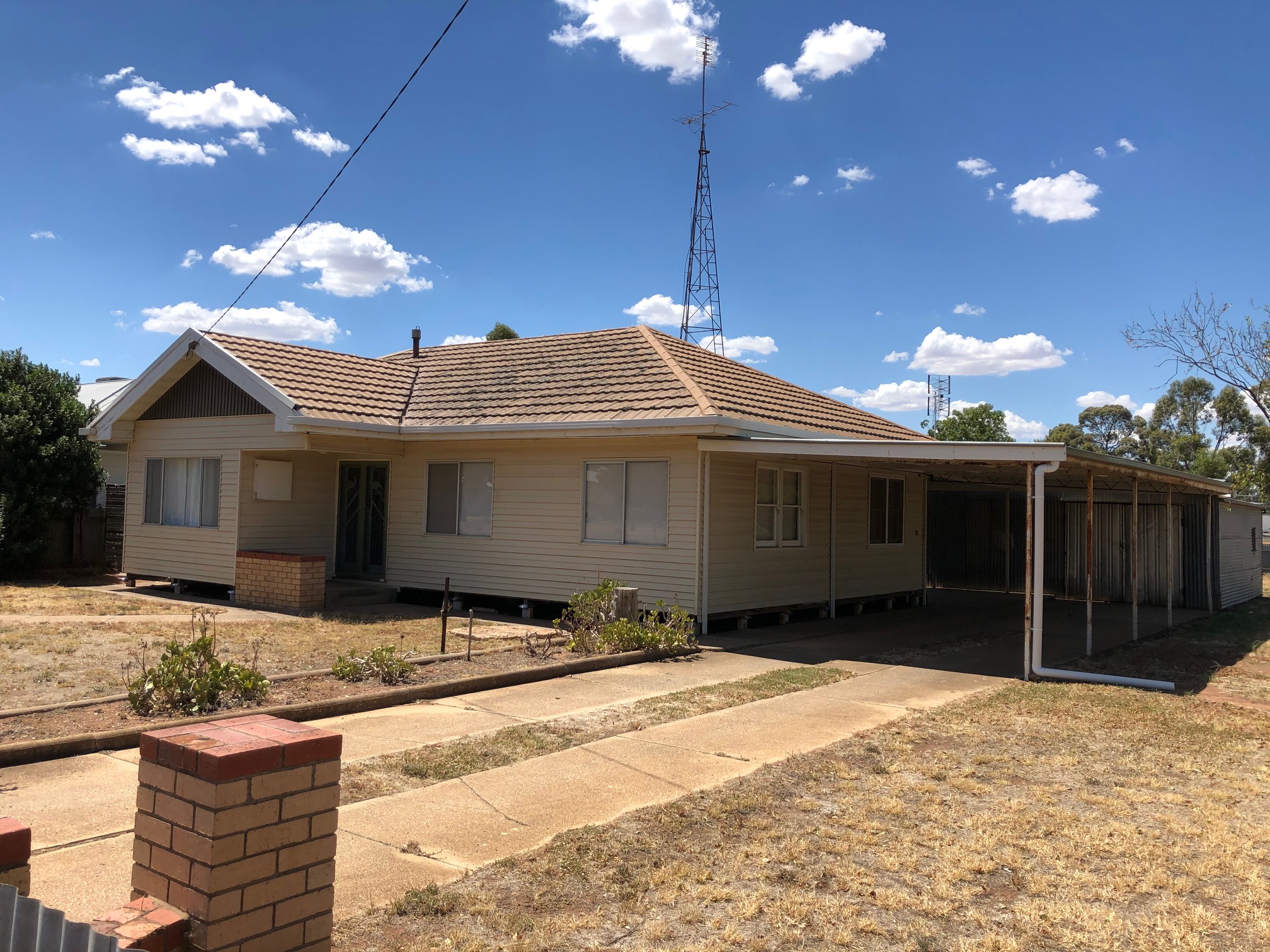 207-209 WOODS STREET, DONALD VIC 3480