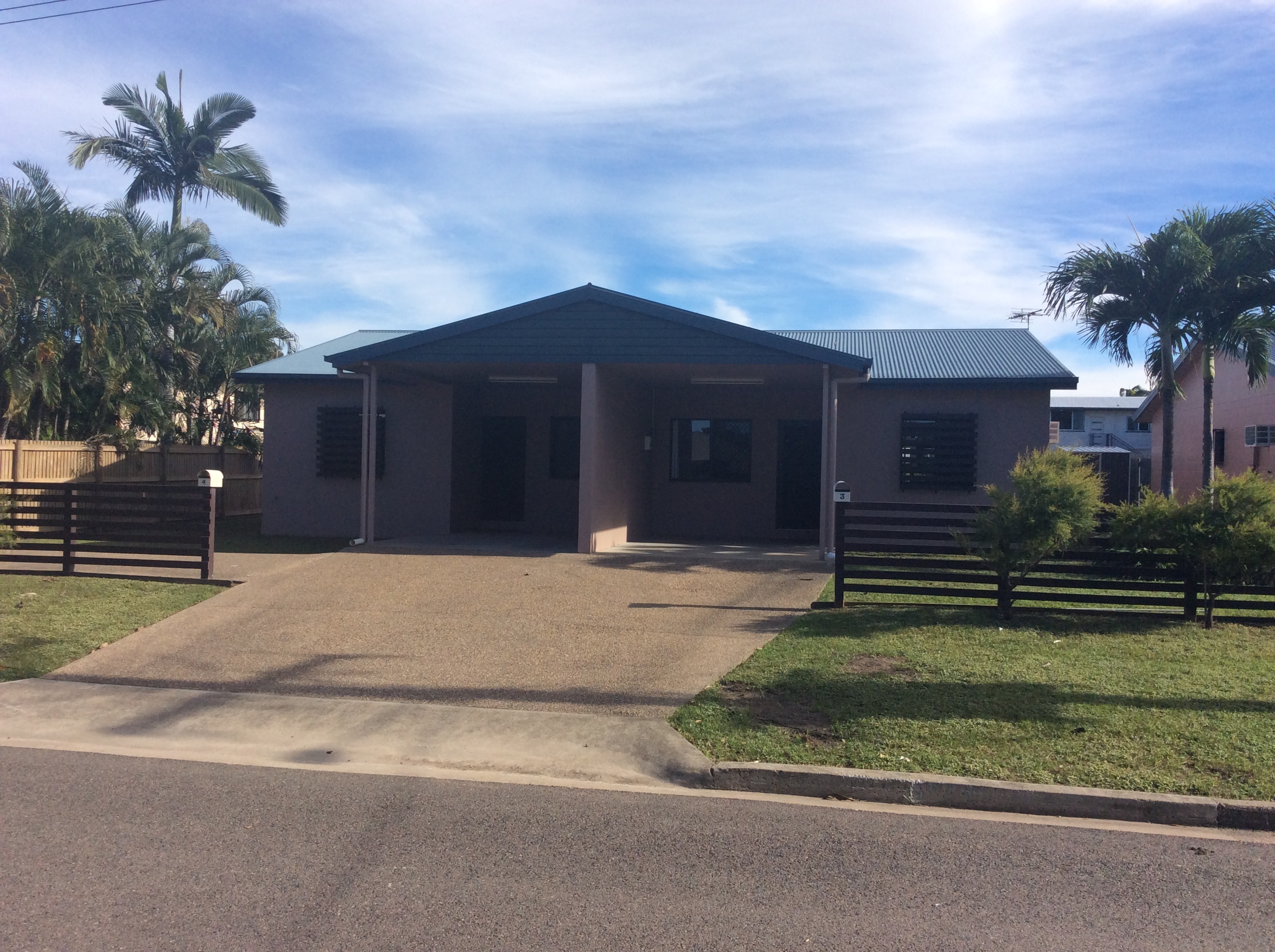 Unit 4 / 5 Forrest St, ROSSLEA QLD 4812