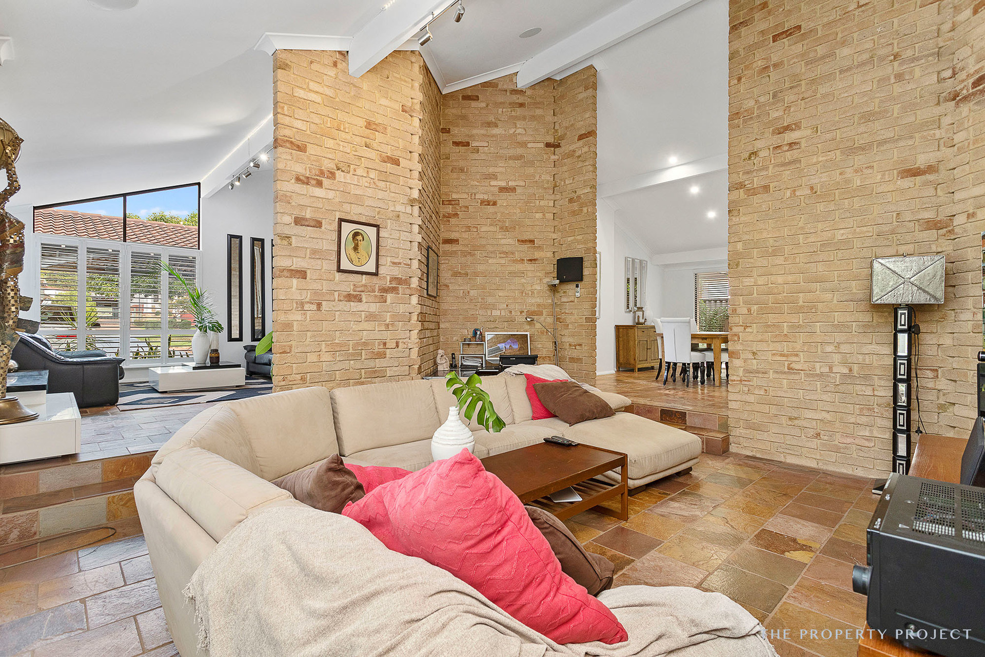 60 Inverness Crescent Menora WA 6050