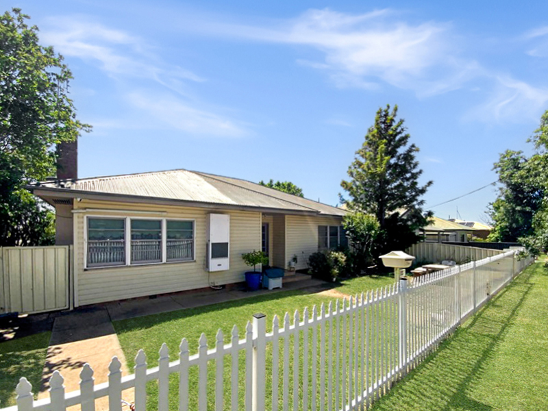 15 Underwood Street, FORBES NSW 2871