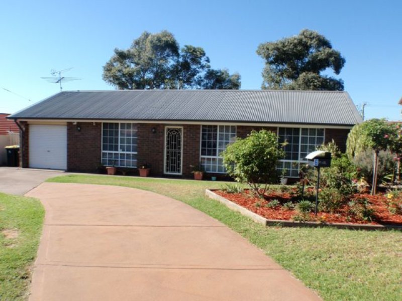 6 Portia Close, ROSEMEADOW NSW 2560