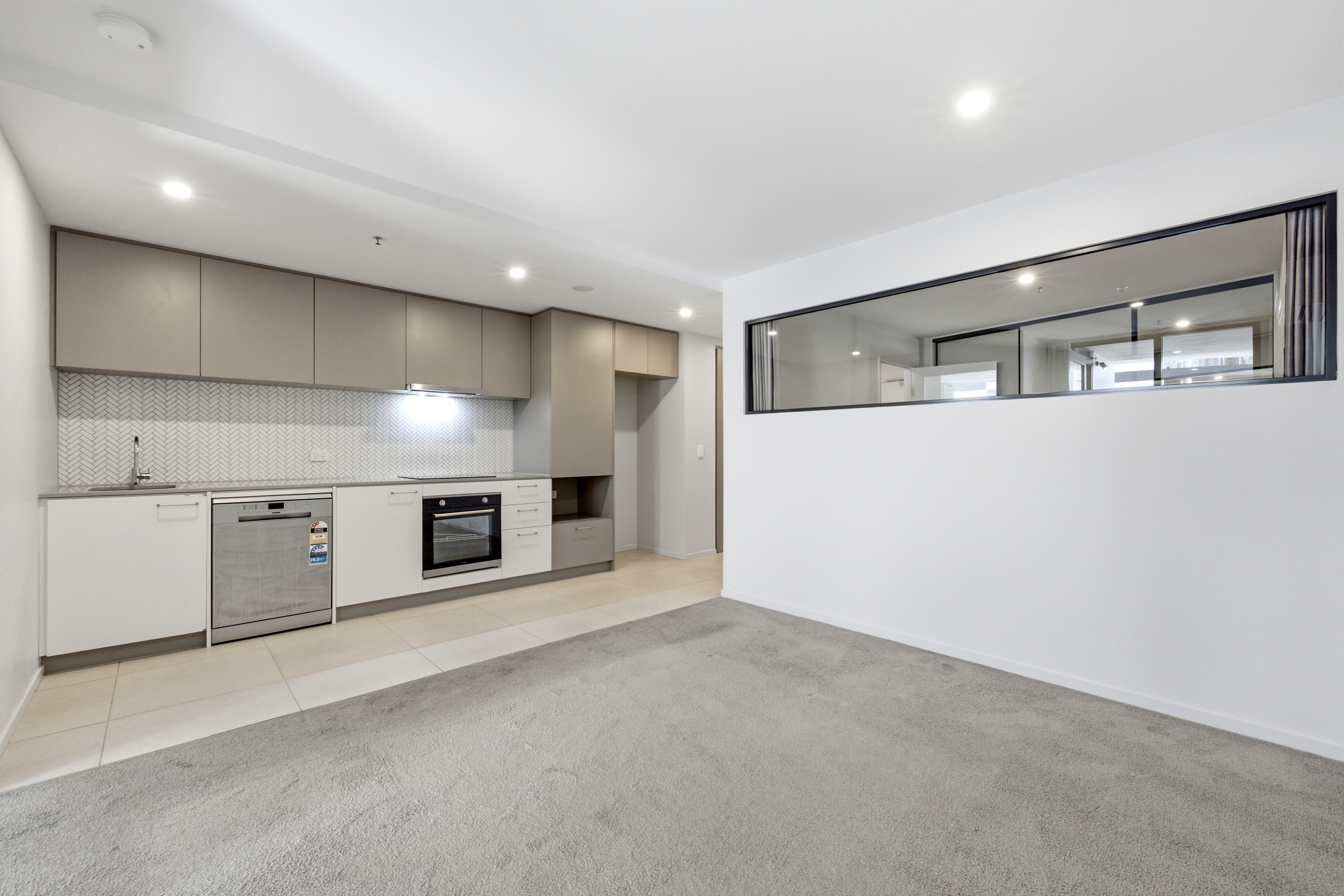 102/34 Oakden St, Greenway, photo 4