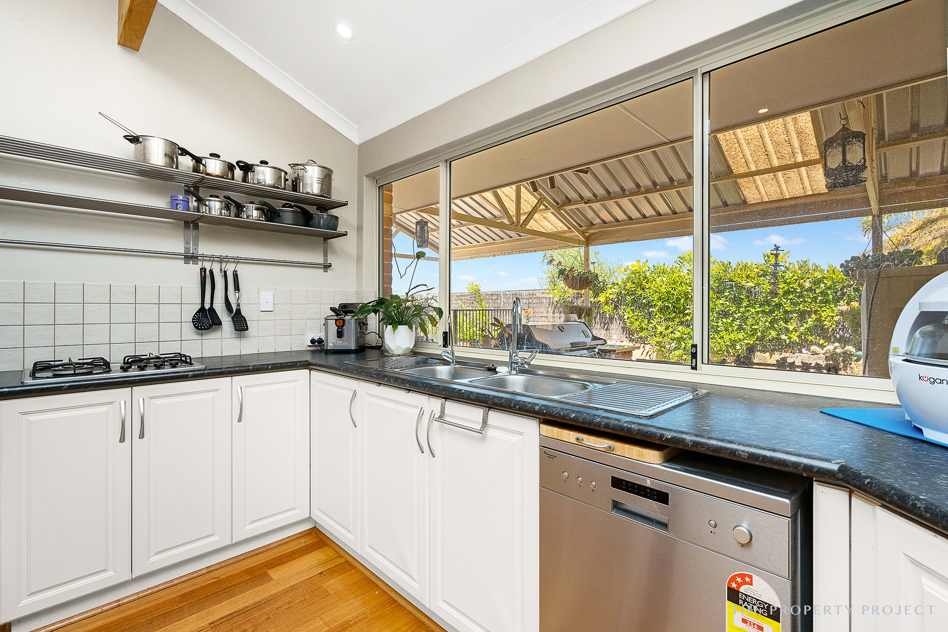 5 Cranston Loop Kinross WA 6028