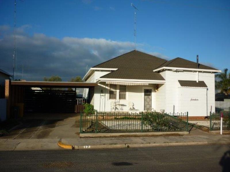 17 Campbell Street, WARRACKNABEAL VIC 3393