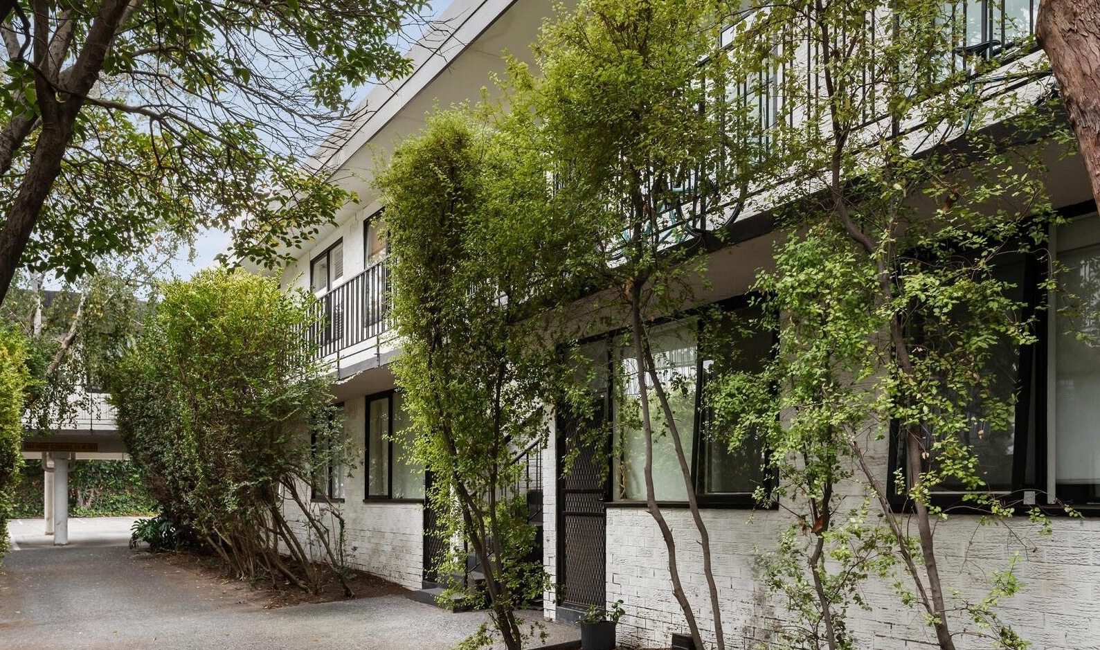 2 / 13 Crimea Street, ST KILDA VIC 3182
