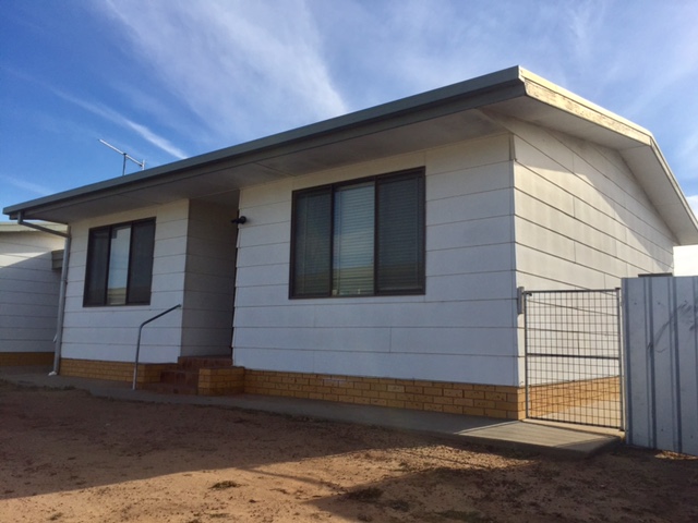 3 / 425 Cadell, HAY NSW 2711