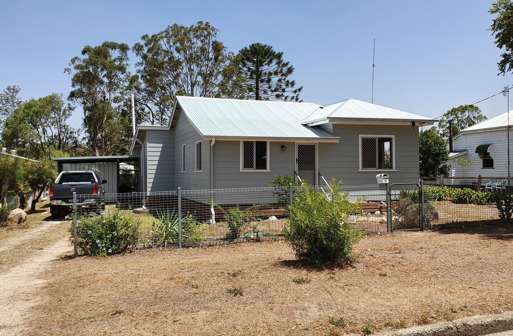 11 James Street, CROWS NEST QLD 4355
