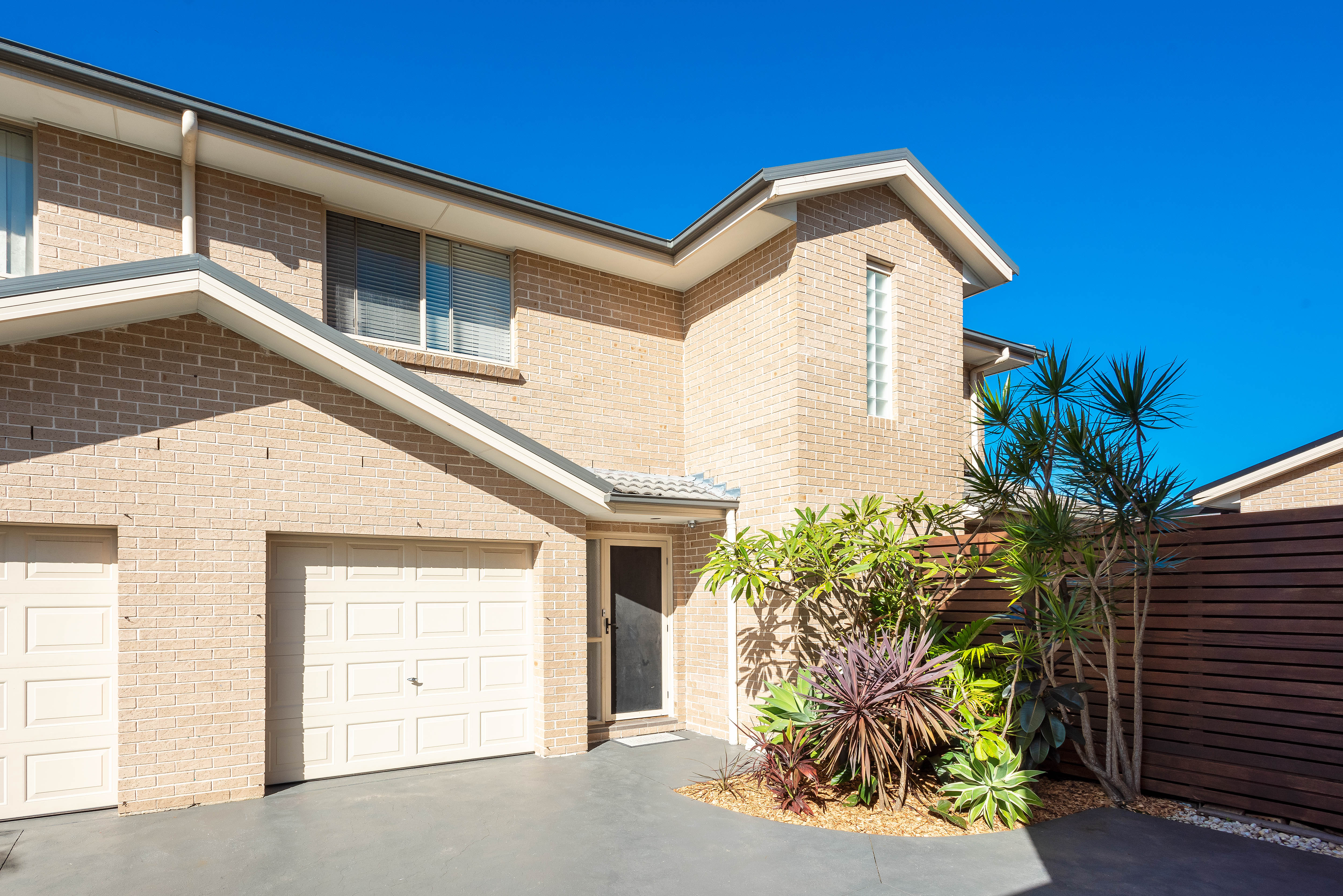 2 / 23 Hay Street, HELENSBURGH NSW 2508