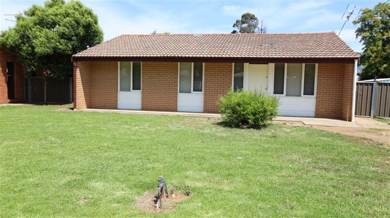 12 Crouch Street, FORBES NSW 2871
